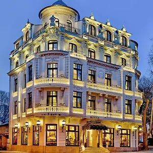 Otel Royal ***